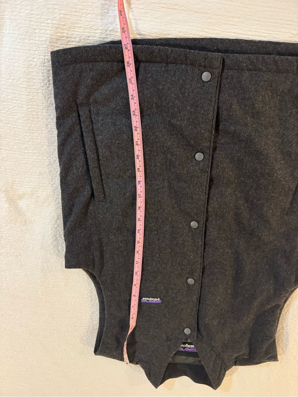 Patagonia Recycled Wool Bomber Men's Charcoal Snap-Front Vest - Picture 4 of 9